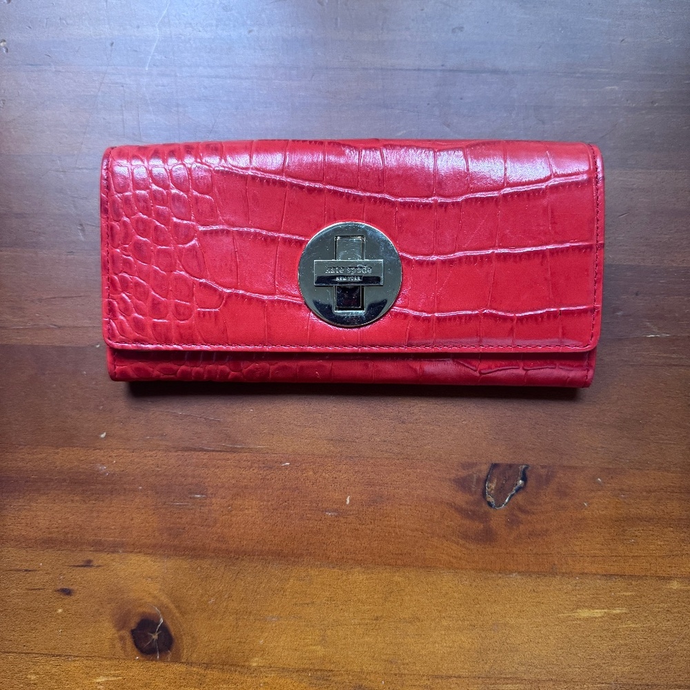 Kate Spade Red / Coral Croc-Embossed Clutch Wallet Turnlock Polkadot inside EUC